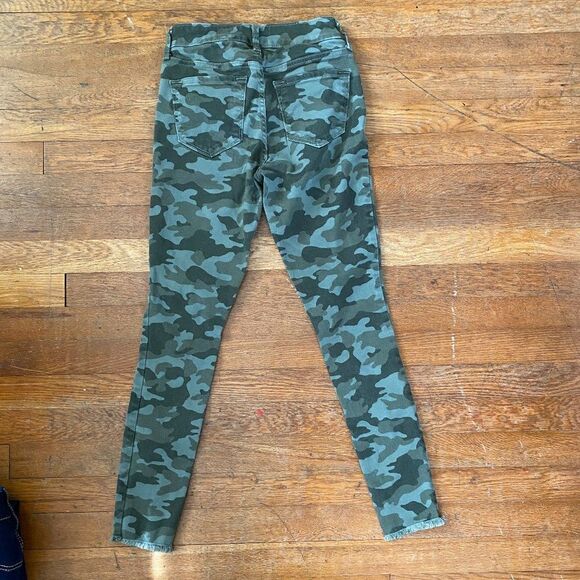 Old Navy Rockstar Mid Rise Raw Edge Camo Womens Jeans Size 0 - Picture 3 of 8